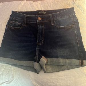 Judy Blue size Medium denim stretch shorts